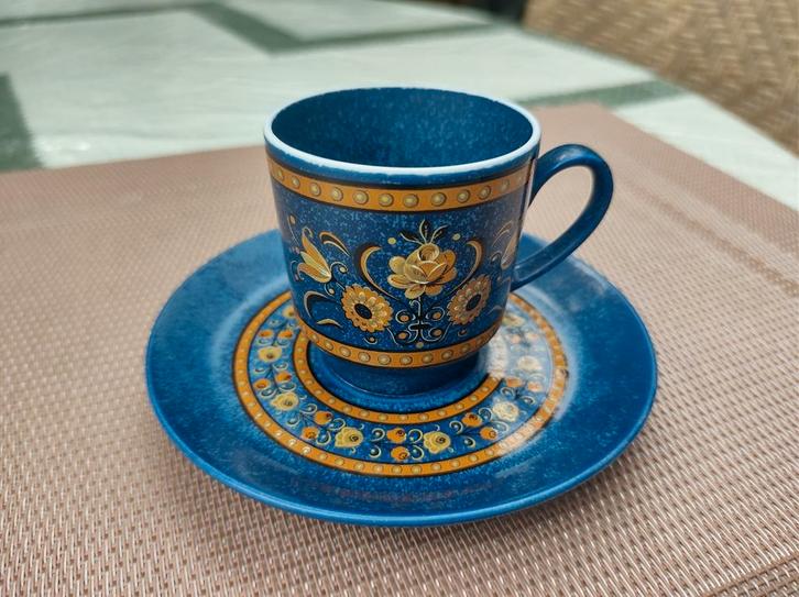 Mooie kleine kop en schotel. Winterling Schwarzenbach. H 21, Huis en Inrichting, Keuken | Servies, Zo goed als nieuw, Kop(pen) en/of Schotel(s)