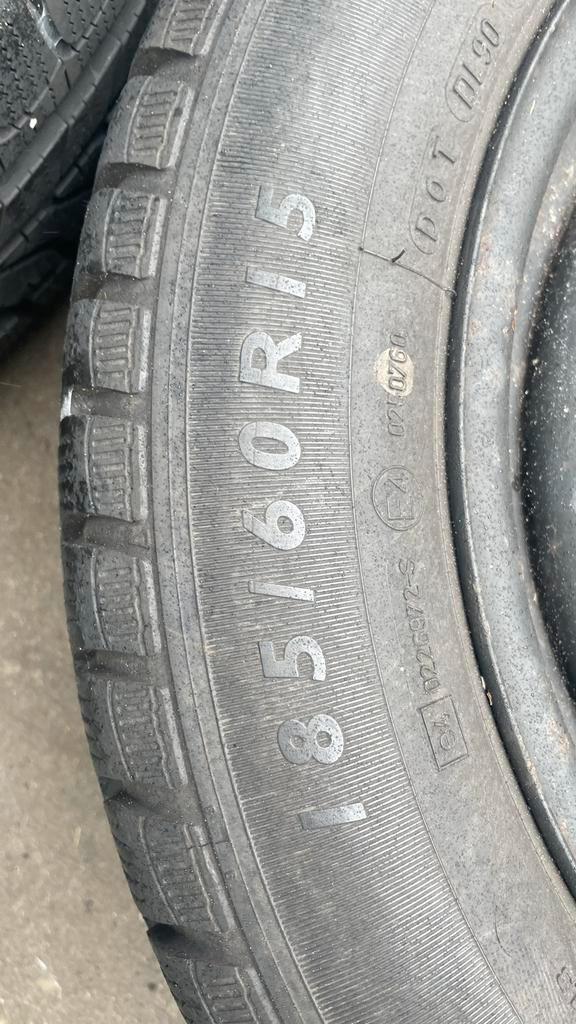 Winterbanden met Velg 185/60 R15, Auto-onderdelen, Banden en Velgen, Banden en Velgen, Winterbanden, 15 inch, 185 mm, Personenwagen