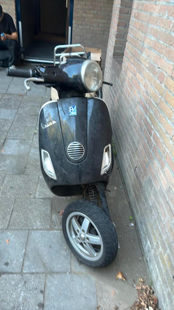 70cc vespa lx, Fietsen en Brommers, Scooters | Vespa, Zo goed als nieuw, Vespa LX, Ophalen
