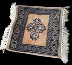 2073 Vintage klein perzisch kleedje lopertje tafelkleedje, Huis en Inrichting, Stoffering | Tapijten en Kleden, Minder dan 50 cm