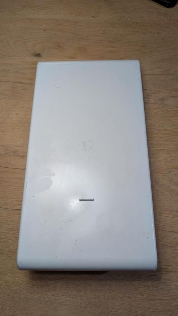 Ubiquiti UniFi U6 Mesh Pro, Computers en Software, Accesspoints, Gebruikt, Ophalen of Verzenden