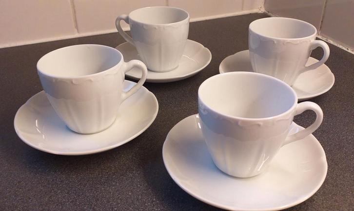 4 mooie theekopjes/koffiekopjes, in zeer goede staat, Verzamelen, Porselein, Kristal en Bestek, Zo goed als nieuw, Kop en/of schotel