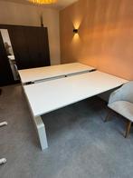 Twee GRATIS witte, verstelbare kantoorbureaus (200x188cm), Huis en Inrichting, Bureaus, Ophalen, In hoogte verstelbaar, Zo goed als nieuw