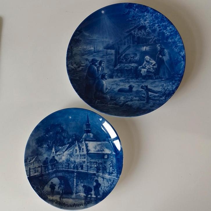 Kerst borden Genuine Blue China  jubileumuitgave 1970-1980, Antiek en Kunst, Antiek | Servies los, Verzenden
