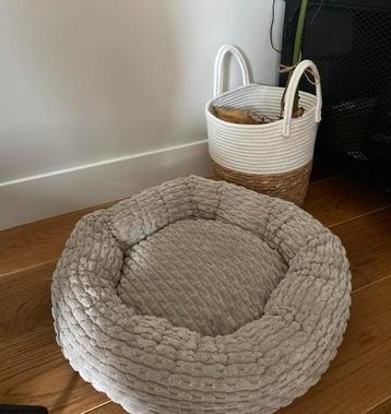 Kattenmandje, helemaal nieuw. beschikbaar voor biedingen