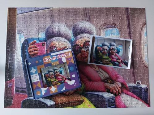 Legpuzzel humor 2 oude vrouwen in een vliegtuig 1000 st, Hobby en Vrije tijd, Denksport en Puzzels, Zo goed als nieuw, Ophalen