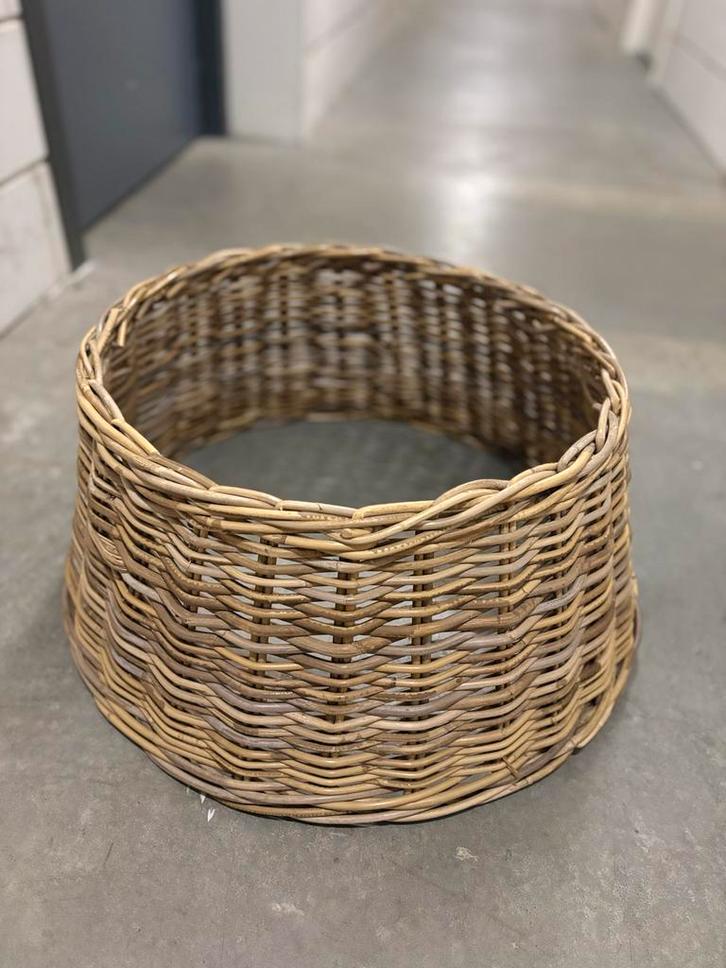 Rotan Kerstboomhuls - Zo Goed Als Nieuw!, Huis en Inrichting, Woonaccessoires | Kisten, Zo goed als nieuw, Minder dan 50 cm, 50 tot 100 cm