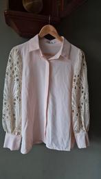 Zgan roomwitte blouse met kant mt M, Maat 38/40 (M), Wit, Ophalen of Verzenden, Zo goed als nieuw