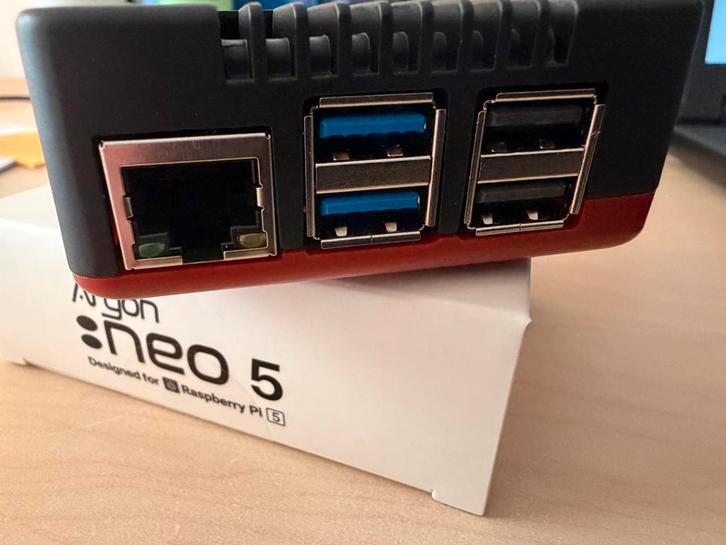 Raspberry Pi 5 – 8GB starterkit + behuizing, fan & SD kaart, Hobby en Vrije tijd, Elektronica-componenten, Nieuw, Ophalen of Verzenden