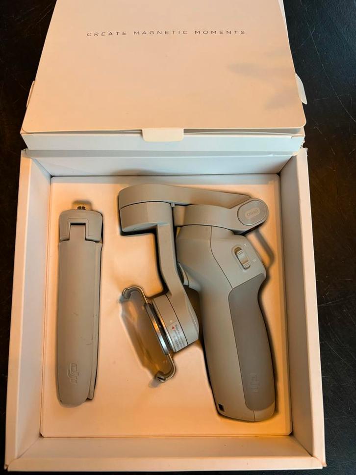 DJI Osmo Mobile 4 - Smartphone Gimbal Stabilizer, Audio, Tv en Foto, Actiecamera's, Zo goed als nieuw, GoPro, Ophalen of Verzenden