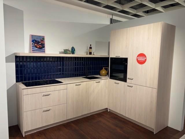 Complete showroom keuken - Morelli - Skagen eiken, Huis en Inrichting, Keuken | Complete keukens, Nieuw, Hoekkeuken, Overige kleuren