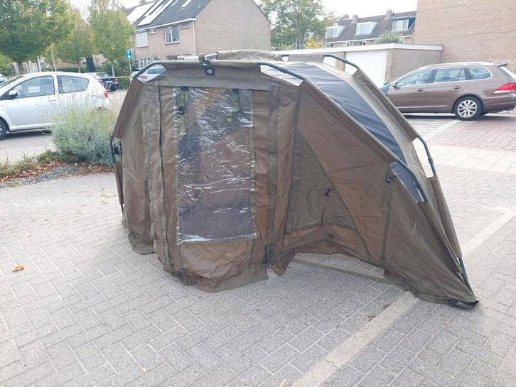 Jrc sti 2man twinskin met grondzeil + stoel, Watersport en Boten, Hengelsport | Karpervissen, Gebruikt, Overige typen, Ophalen
