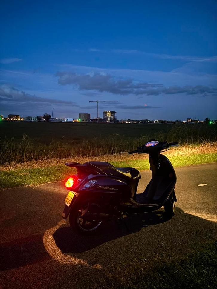 Sym fiddle 2018, Fietsen en Brommers, Scooters | SYM, Gebruikt, Fiddle, Benzine, Ophalen