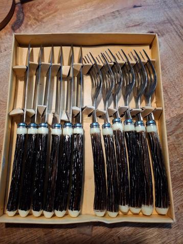 12-delige Steakset. Vintage beschikbaar voor biedingen