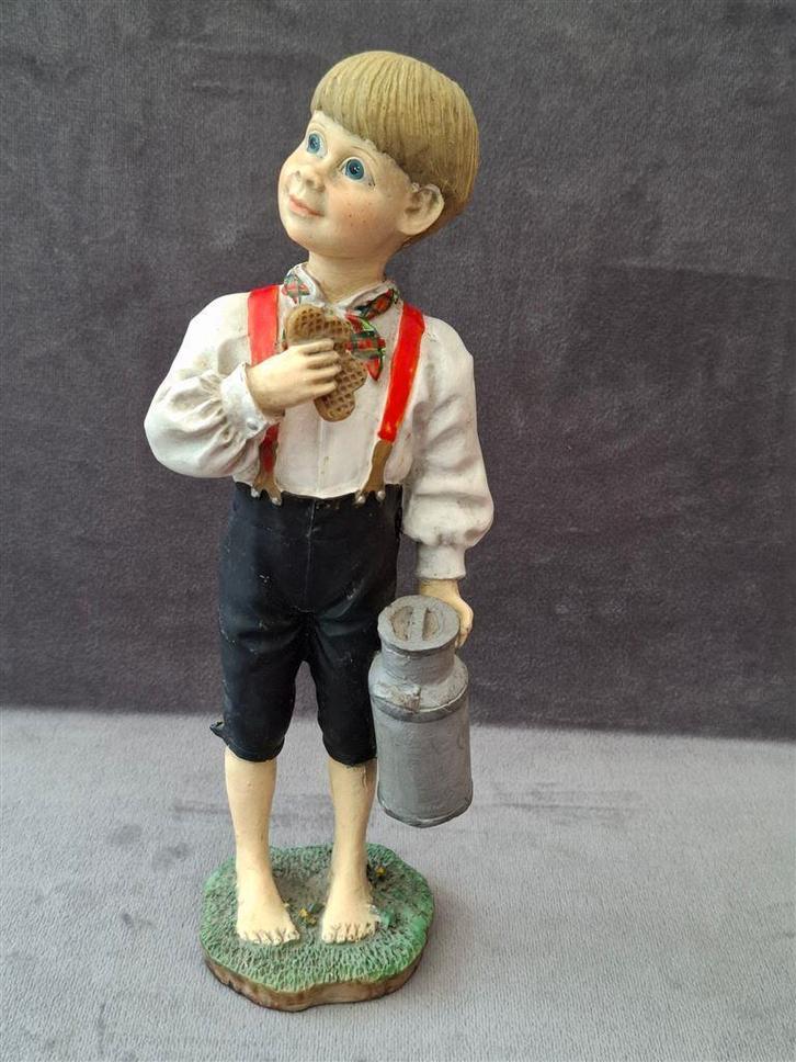 Candy design Noorwegen, Jongen met melkkan, Antiek en Kunst, Kunst | Beelden en Houtsnijwerken, Ophalen of Verzenden