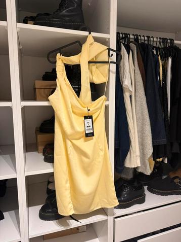 Tess V butteryellow billie jurkje beschikbaar voor biedingen