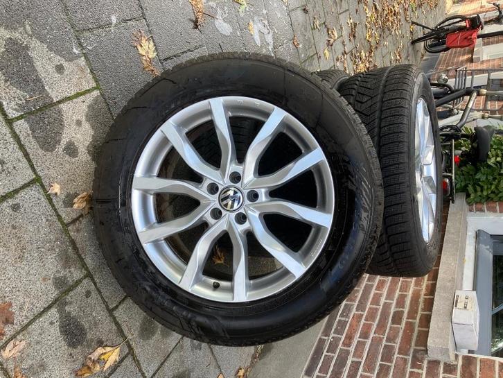 LM velgen en Winterbanden Audi Q7 VW Touareg, Auto-onderdelen, Banden en Velgen, Band(en), Winterbanden, 19 inch, 255 mm, Terreinwagen