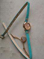 Horloge, met dubbel bandje en armbandje ineen. NIEUW., Sieraden, Tassen en Uiterlijk, Armbanden, Ophalen of Verzenden, Nieuw, Overige kleuren