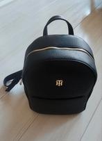 Nette Tommy Hilfiger Rugtas, Sieraden, Tassen en Uiterlijk, Tassen | Schoudertassen, Ophalen of Verzenden, Zo goed als nieuw, Zwart