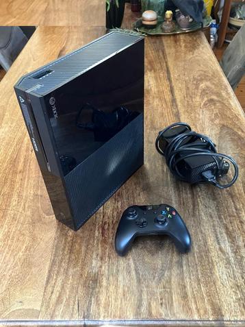 Xbox One 500GB + controller + stroomkabels beschikbaar voor biedingen