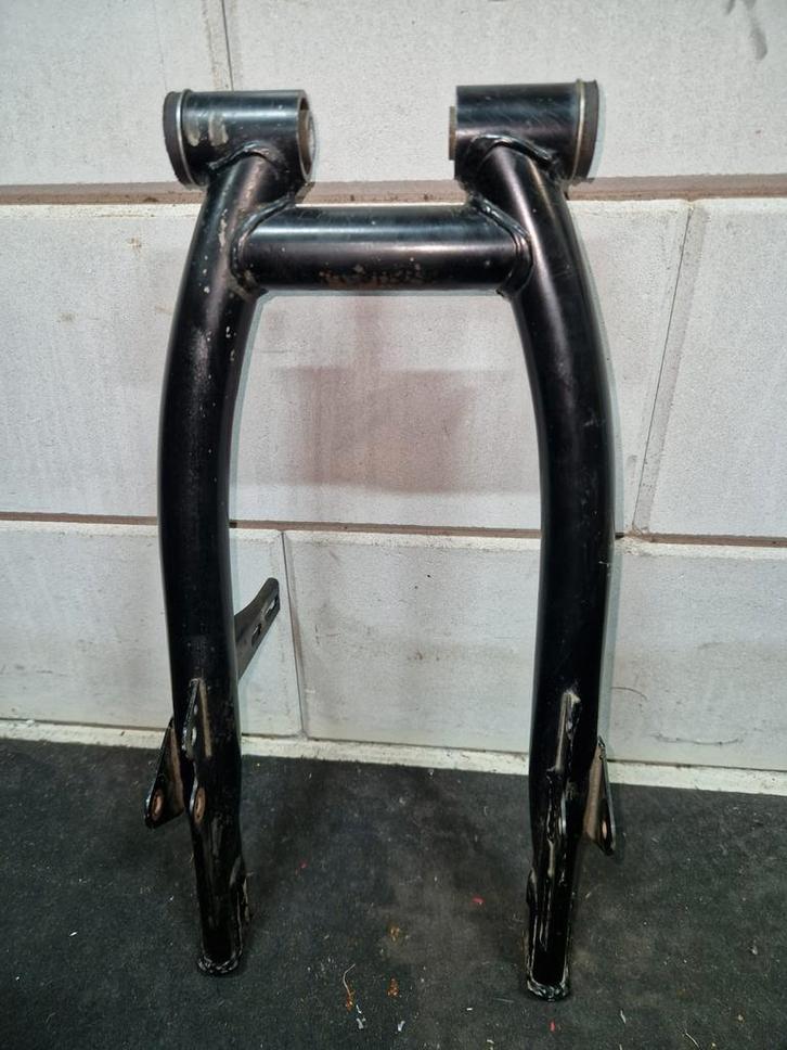 Nette achterbrug Zündapp 521, KS125, KS 175, Fietsen en Brommers, Brommeronderdelen | Zundapp, Zo goed als nieuw, Frame, Ophalen of Verzenden