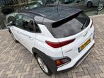 Hyundai Kona 1.0T Fashion 120pk, NAP, CarPlay, 1e eigenaar, Voorwielaandrijving, Gebruikt, Leder en Stof, Wit