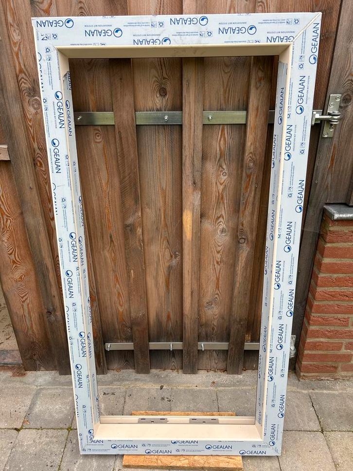 Kunststof Kozijn - Nieuw! + dorpel, Doe-het-zelf en Verbouw, Kozijnen en Schuifpuien, Nieuw, Raamkozijn, Kunststof, 75 tot 150 cm