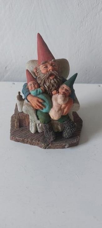 Vintage beeldje David de kabouter met babys op schoot Rien, Verzamelen, Beelden en Beeldjes, Zo goed als nieuw, Ophalen of Verzenden