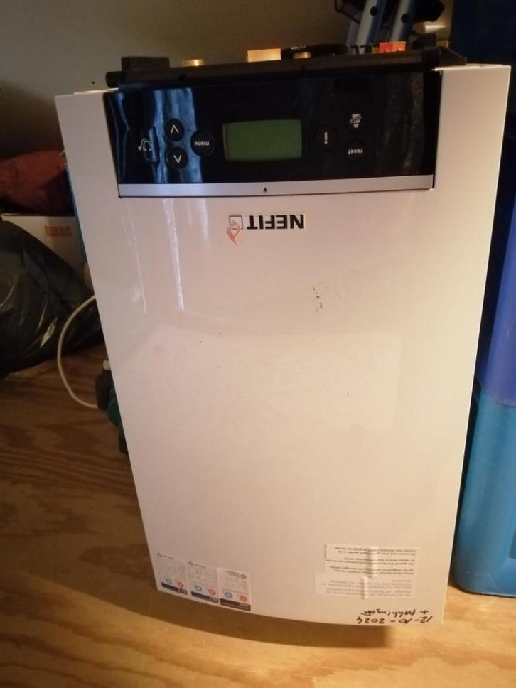 NEFIT HR CV Ketel, Doe-het-zelf en Verbouw, Verwarming en Radiatoren, Gebruikt, Cv-ketel of Combi-ketel, 30 tot 80 cm, Minder dan 60 cm