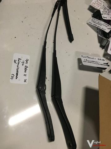 Opel Astra H 1.9 D 2006 Ruitenwisserarmen set beschikbaar voor biedingen