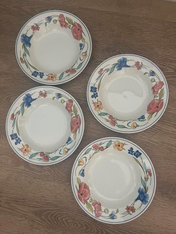 4 Diepe borden van Alpine Meadow wood & sons beschikbaar voor biedingen