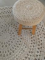 Vloerkleed met krukje, Ophalen, Gebruikt, Rond, 100 tot 150 cm