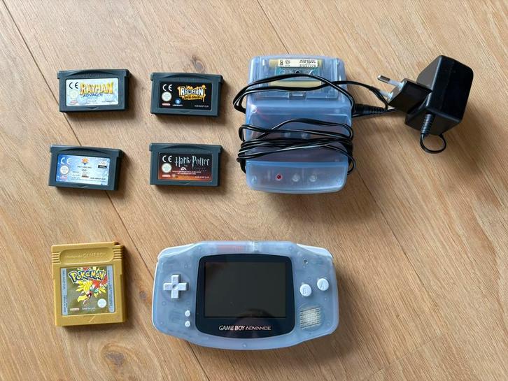 Originele Gameboy Advance + 5 Games (pokemon gold), Spelcomputers en Games, Spelcomputers | Nintendo Game Boy, Gebruikt, Game Boy Advance
