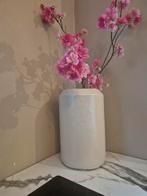 Beige vaas van steen met bloesem, Ophalen, Gebruikt, Binnen
