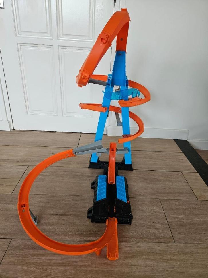 Hotwheels toren te koop (een van de twee), Kinderen en Baby's, Speelgoed | Racebanen, Gebruikt, Racebaan, Hot Wheels, Met looping