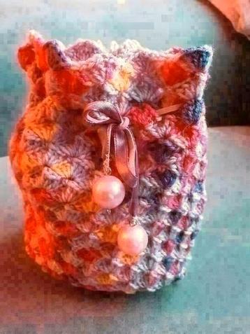 handgemaakt buideltje beschikbaar voor biedingen