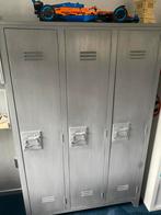 Lockerkast 3-drs, hout, grijs, merk Woood (excl.inhoud), Ophalen, Gebruikt