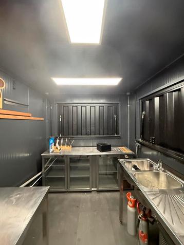 Zeecontainer bar - 20ft - compleet beschikbaar voor biedingen