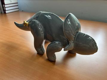 Dinosaurus Spaarpot Design Brontosaurus Beeld Dinosauriers beschikbaar voor biedingen