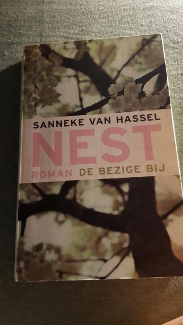 Sanneke van Hassel - Nest beschikbaar voor biedingen