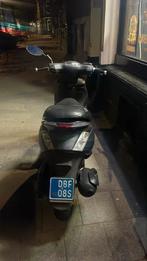 Piaggio zip te koop uit 2014, Fietsen en Brommers, Scooters | Piaggio, Zip, Ophalen of Verzenden, Zo goed als nieuw, Benzine