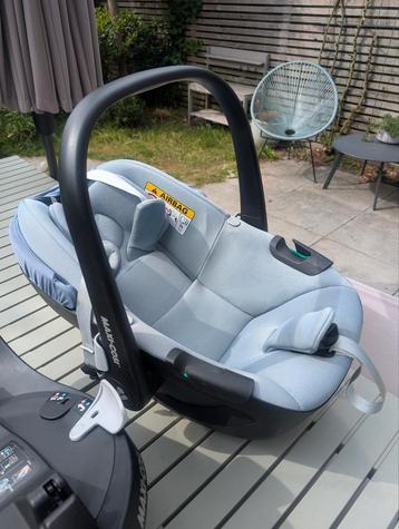 Maxi Cosi Pebble 360 kinderstoel incl Maxi Cosi 360 base beschikbaar voor biedingen