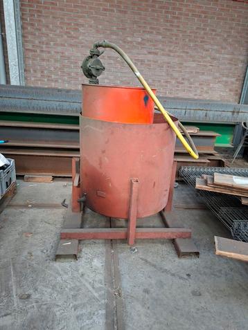 Olie Milieu Bak met Pomp beschikbaar voor biedingen