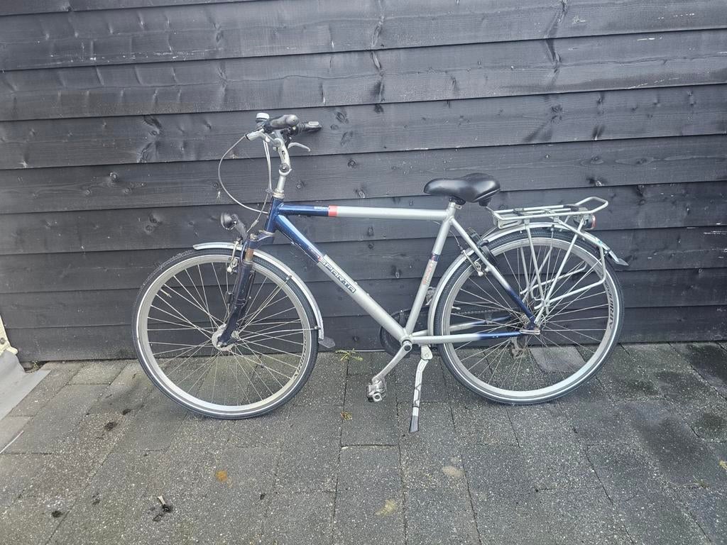 Goede herenfiets met nieuwe banden, Fietsen en Brommers, Fietsen | Heren | Herenfietsen, Gebruikt, Versnellingen, 57 tot 61 cm