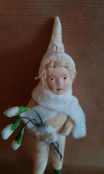 Schattig brocante wattenpop bos elfje met bloesemtakjes    beschikbaar voor biedingen