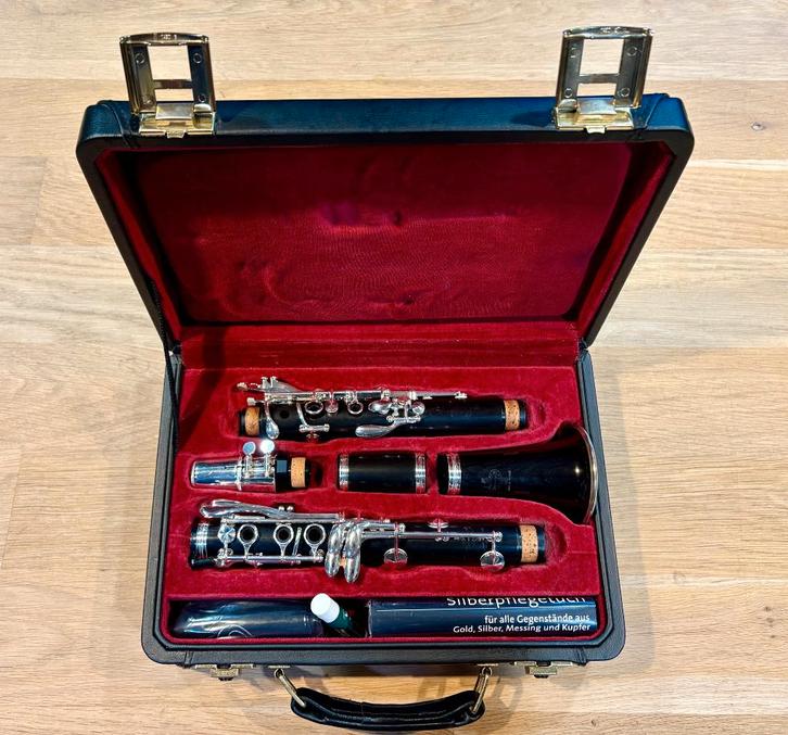 Buffet klarinet E13, Muziek en Instrumenten, Blaasinstrumenten | Klarinetten, Zo goed als nieuw, Bes-klarinet, Hout, Met koffer