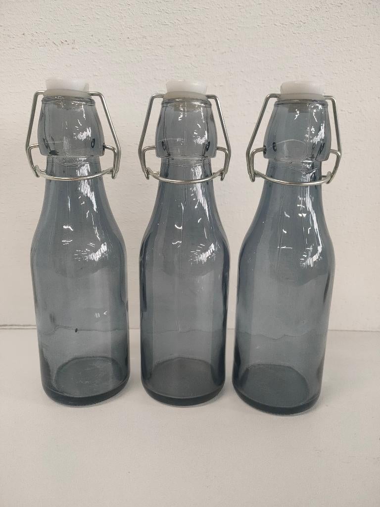 Glazen blauwe beugelflesjes (Outlet De Overkant), Gebruikt, Overige typen, Ophalen of Verzenden, Nb