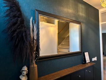 Elegante Rechthoekige Spiegel met Gouden Accenten beschikbaar voor biedingen