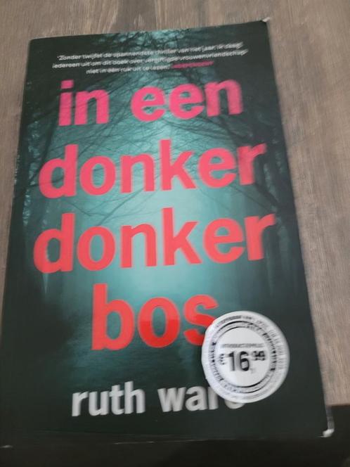 Ruth Ware - In een donker donker bos, Boeken, Thrillers, Ophalen of Verzenden