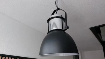 Zwarte stoere hanglamp - metaal beschikbaar voor biedingen